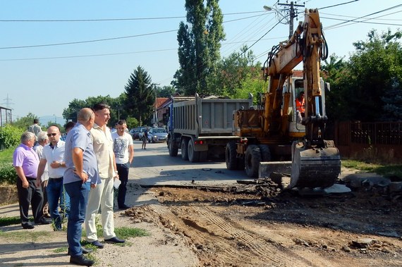 ПАСИ ПОЉАНА: УЛИЦИ „1300 КАПЛАРА» ДОБИЈА НОВИ ИЗГЛЕД