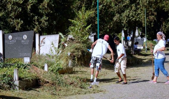 ПОЧЕЛА АКЦИЈА ЧИШЋЕЊА СТАРОГ ГРОБЉА